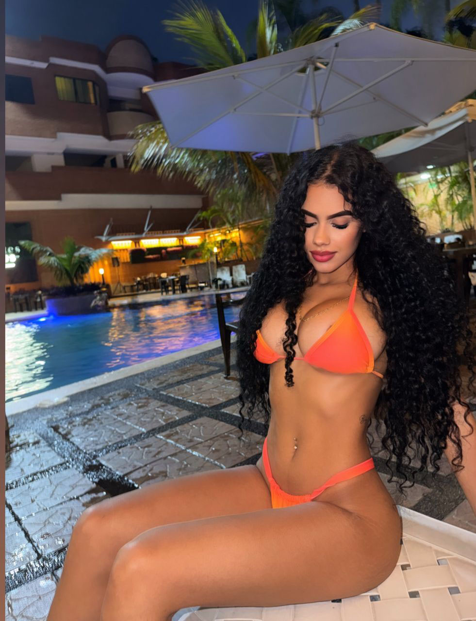 Escort - MEGAN - Ibiza Tops